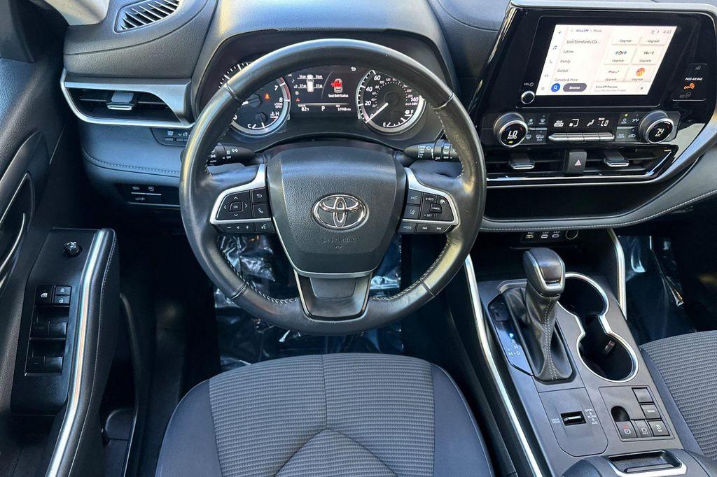 used 2023 Toyota Highlander car, priced at $30,581