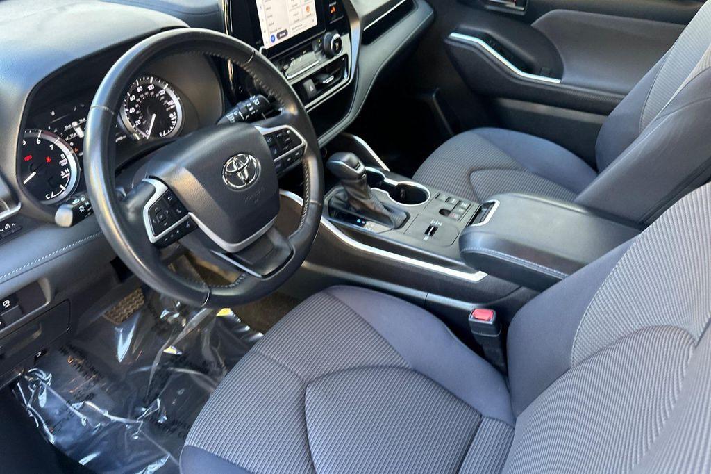 used 2023 Toyota Highlander car, priced at $30,581