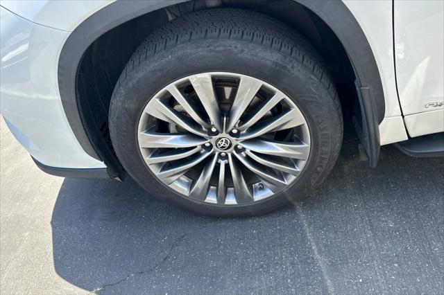 used 2021 Toyota Highlander Hybrid car, priced at $39,991