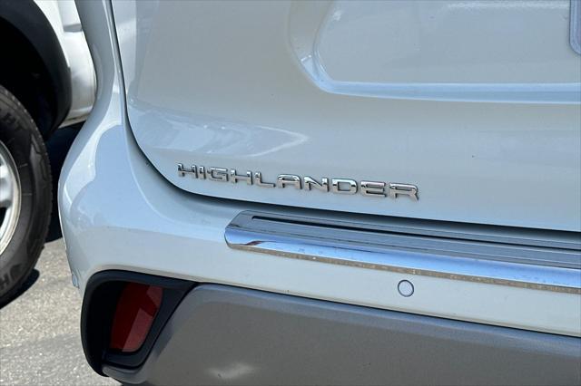 used 2021 Toyota Highlander Hybrid car, priced at $39,991