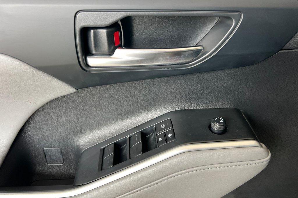 used 2023 Toyota Highlander car, priced at $37,682