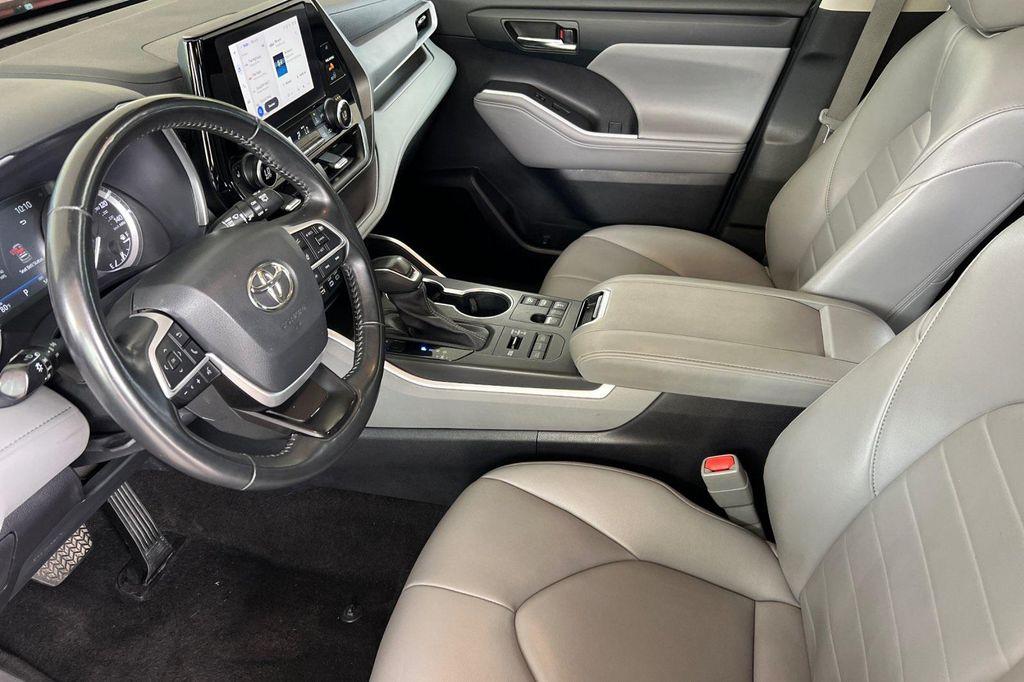 used 2023 Toyota Highlander car, priced at $37,682