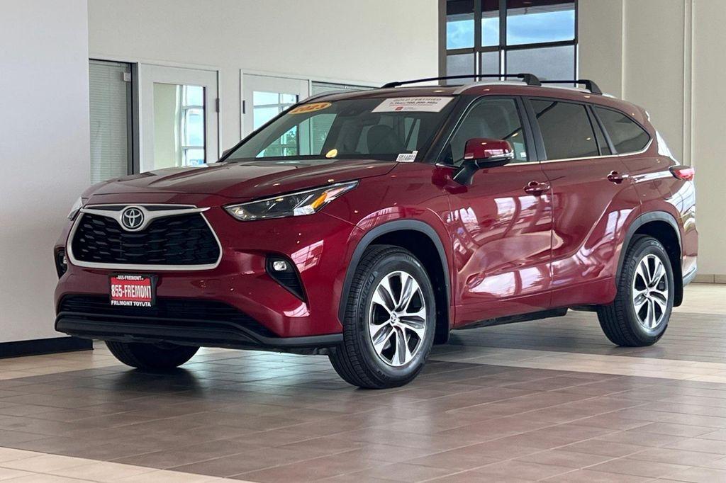 used 2023 Toyota Highlander car, priced at $37,682