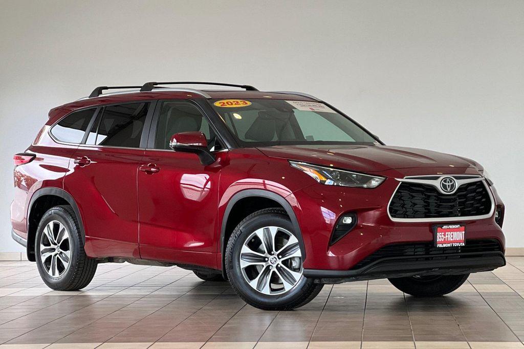 used 2023 Toyota Highlander car, priced at $37,682