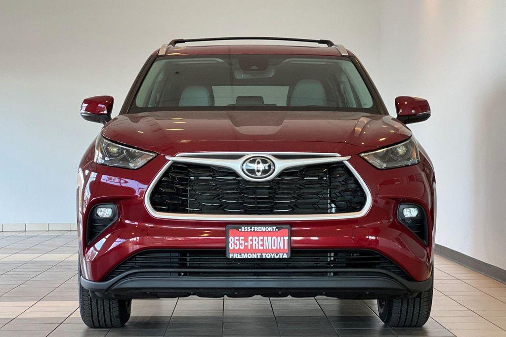 used 2022 Toyota Highlander car, priced at $37,682