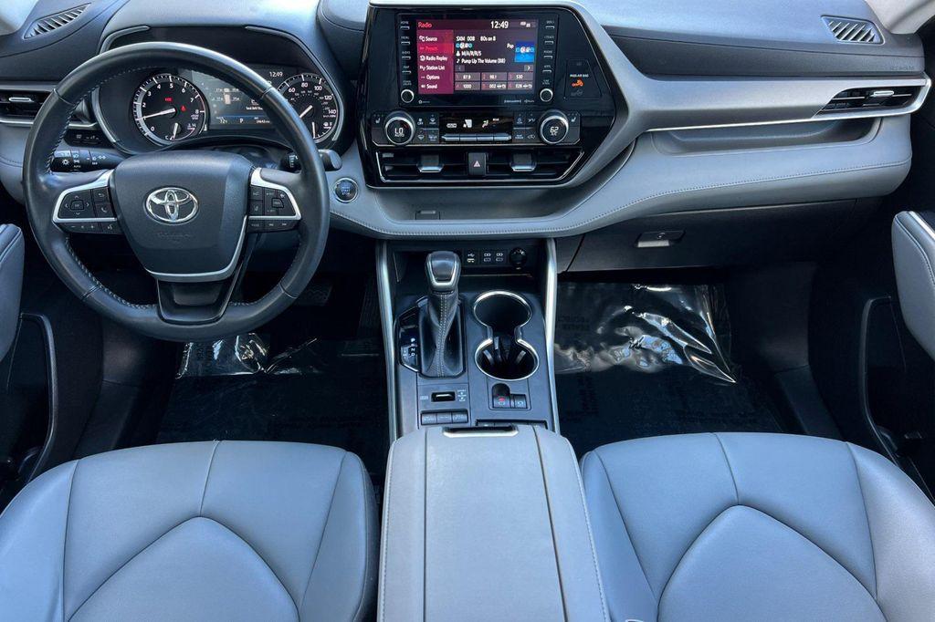 used 2022 Toyota Highlander car, priced at $37,682