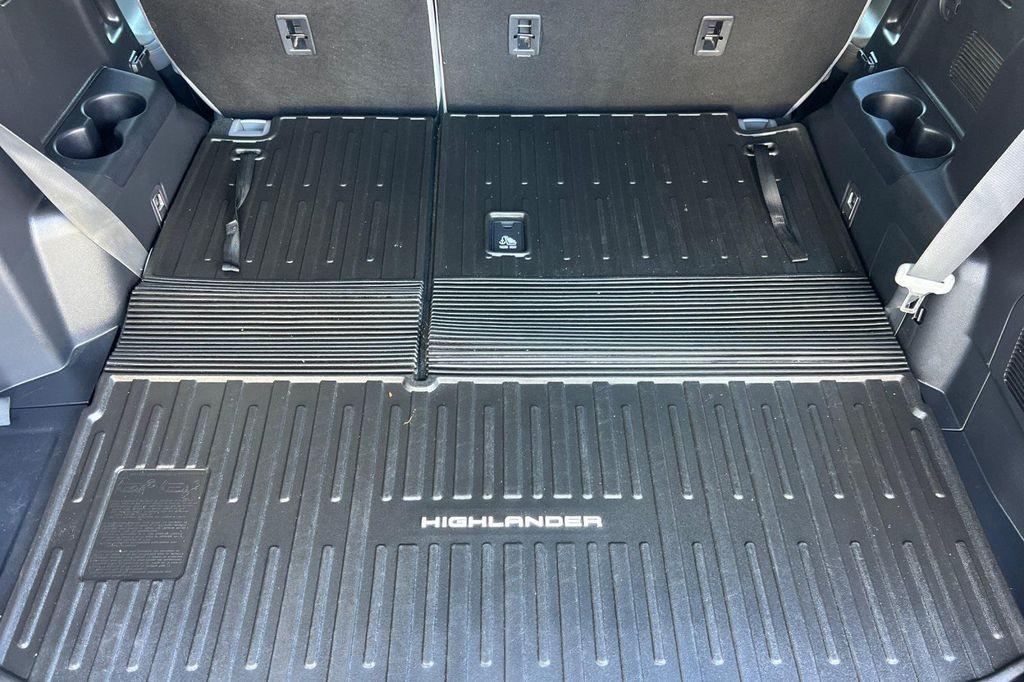 used 2022 Toyota Highlander car, priced at $37,682