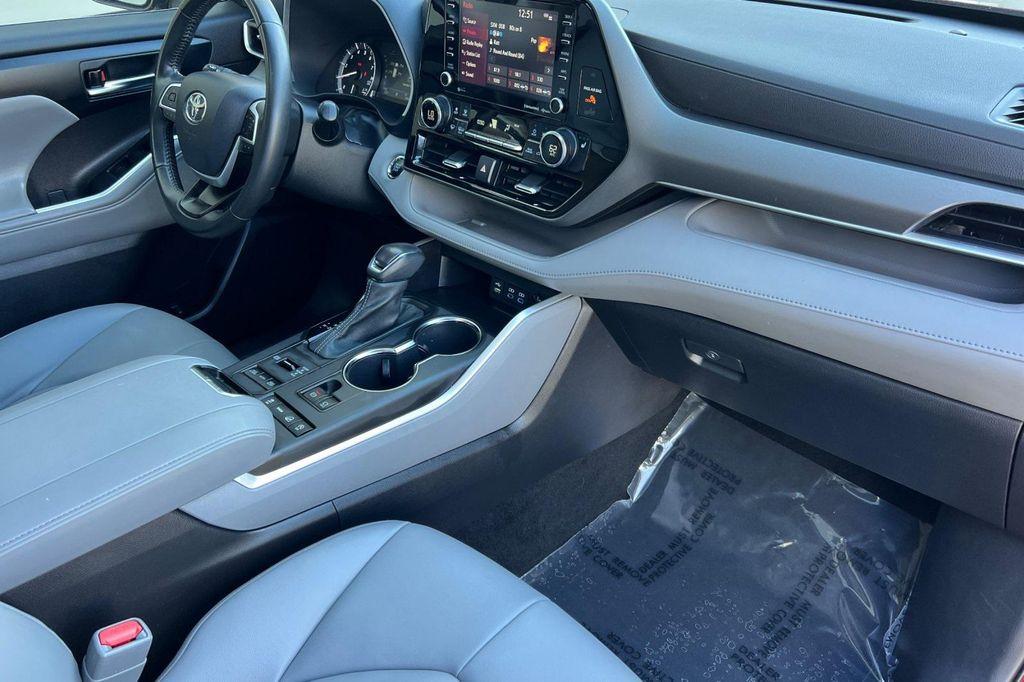 used 2022 Toyota Highlander car, priced at $37,682