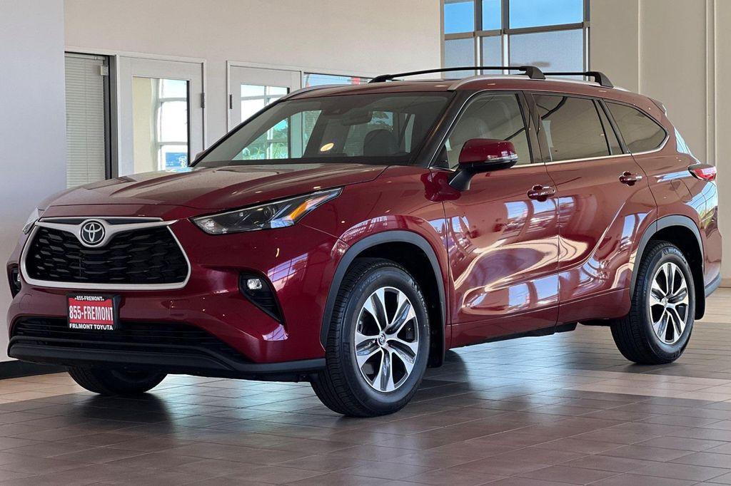 used 2022 Toyota Highlander car, priced at $37,682