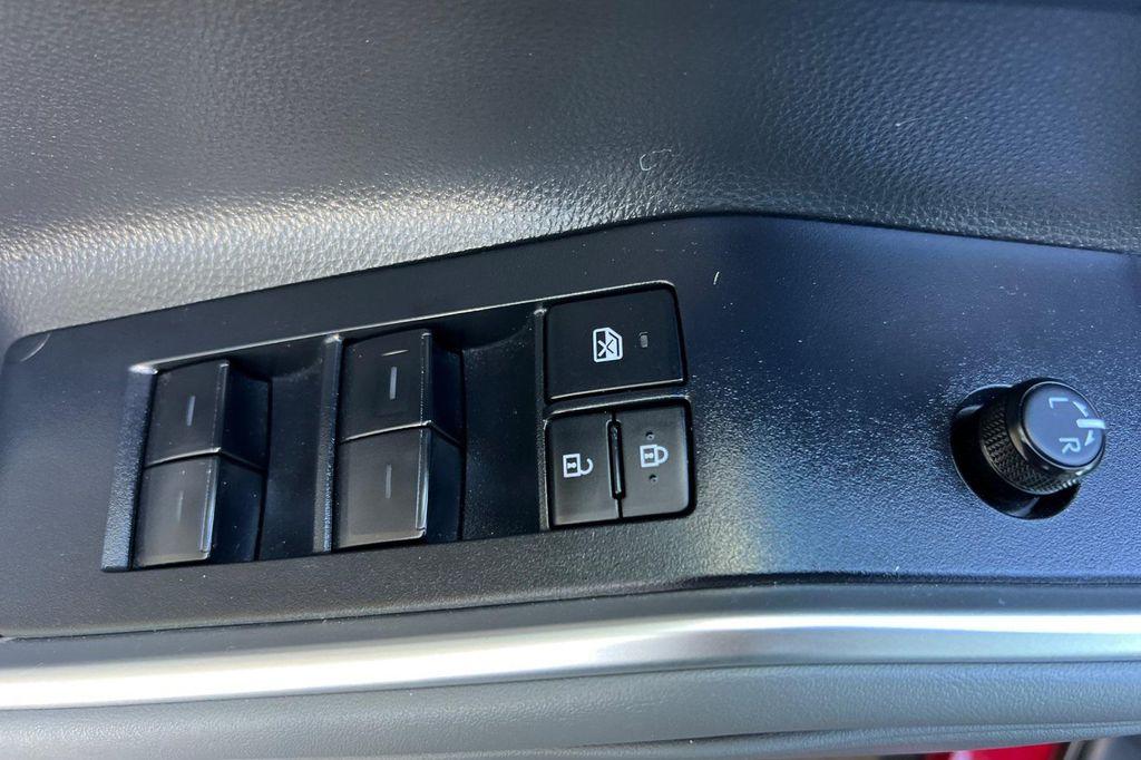 used 2022 Toyota Highlander car, priced at $37,682