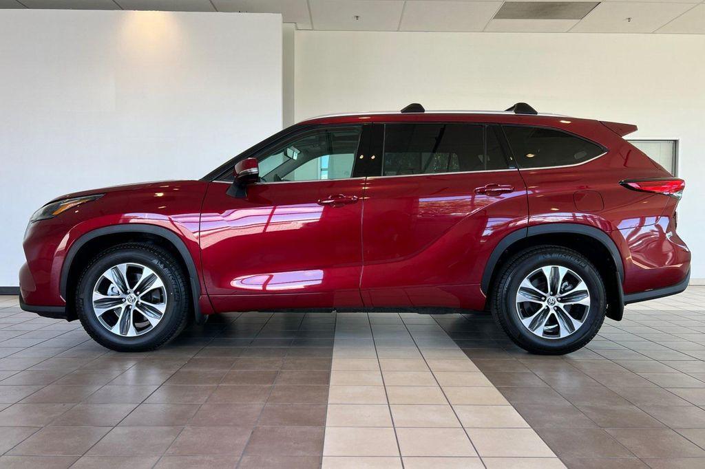 used 2022 Toyota Highlander car, priced at $37,682