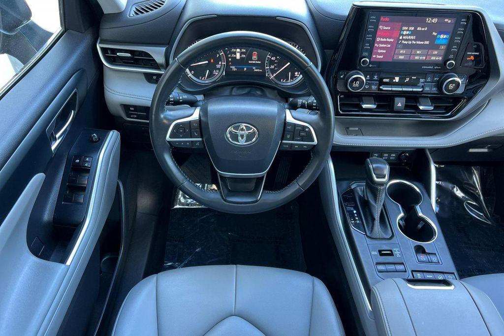 used 2022 Toyota Highlander car, priced at $37,682