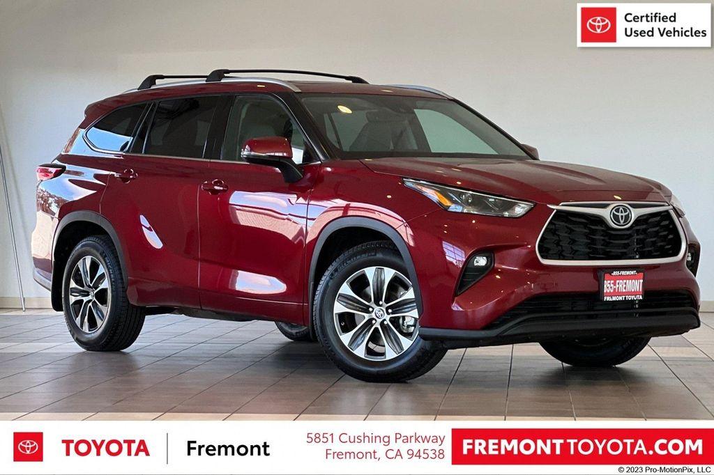 used 2022 Toyota Highlander car, priced at $37,682