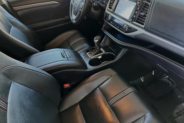 used 2019 Toyota Highlander car, priced at $34,991