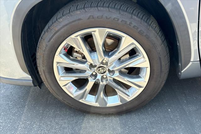used 2020 Toyota Highlander car, priced at $30,981