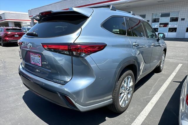 used 2020 Toyota Highlander car, priced at $30,981