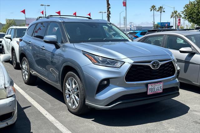 used 2020 Toyota Highlander car, priced at $30,981