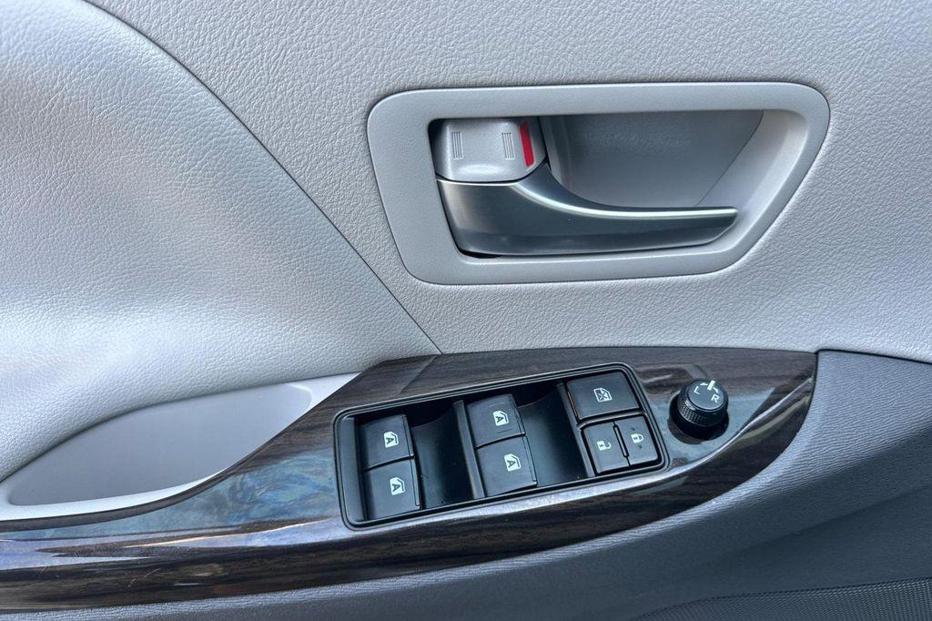 used 2019 Toyota Sienna car, priced at $33,727