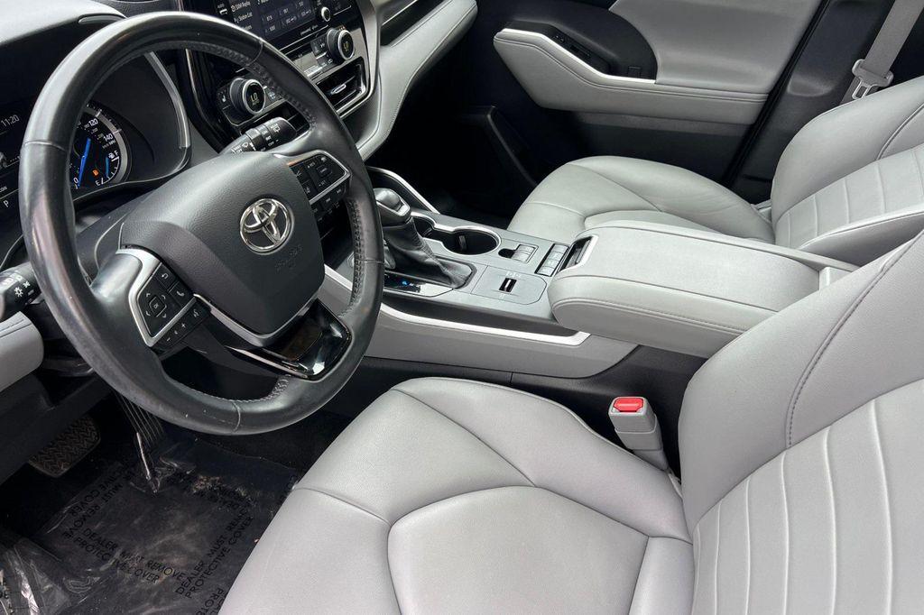 used 2021 Toyota Highlander Hybrid car, priced at $39,581