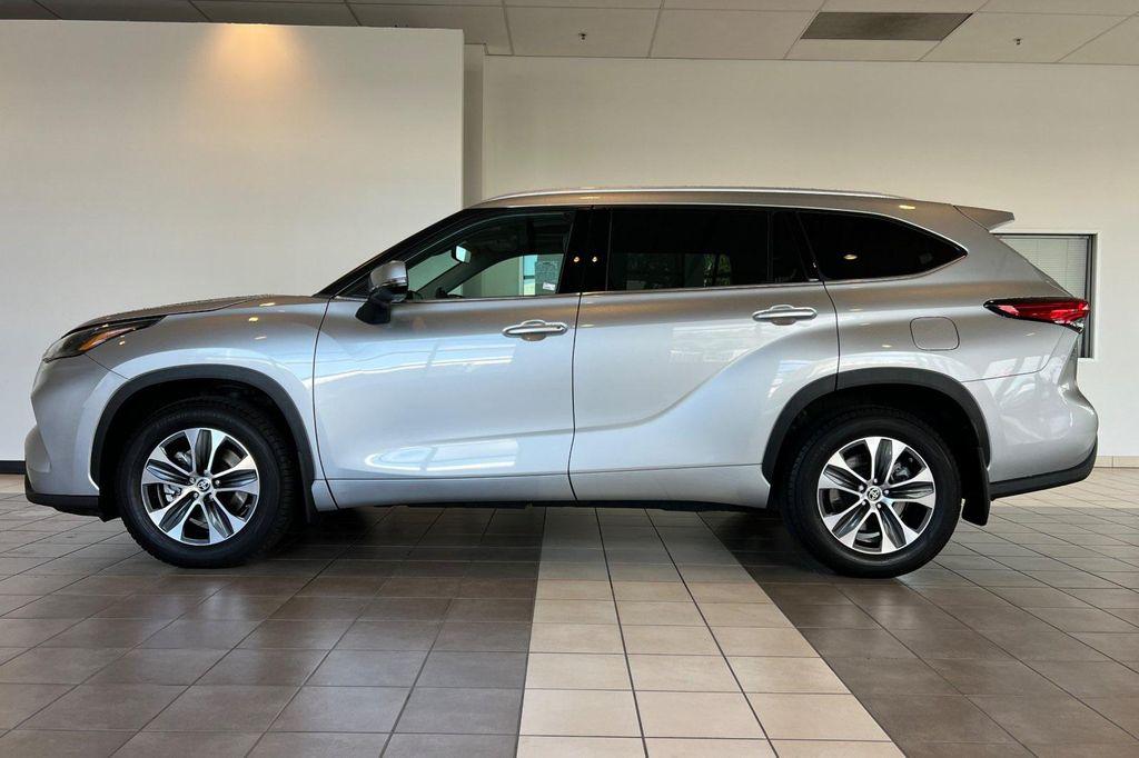 used 2022 Toyota Highlander car, priced at $30,971