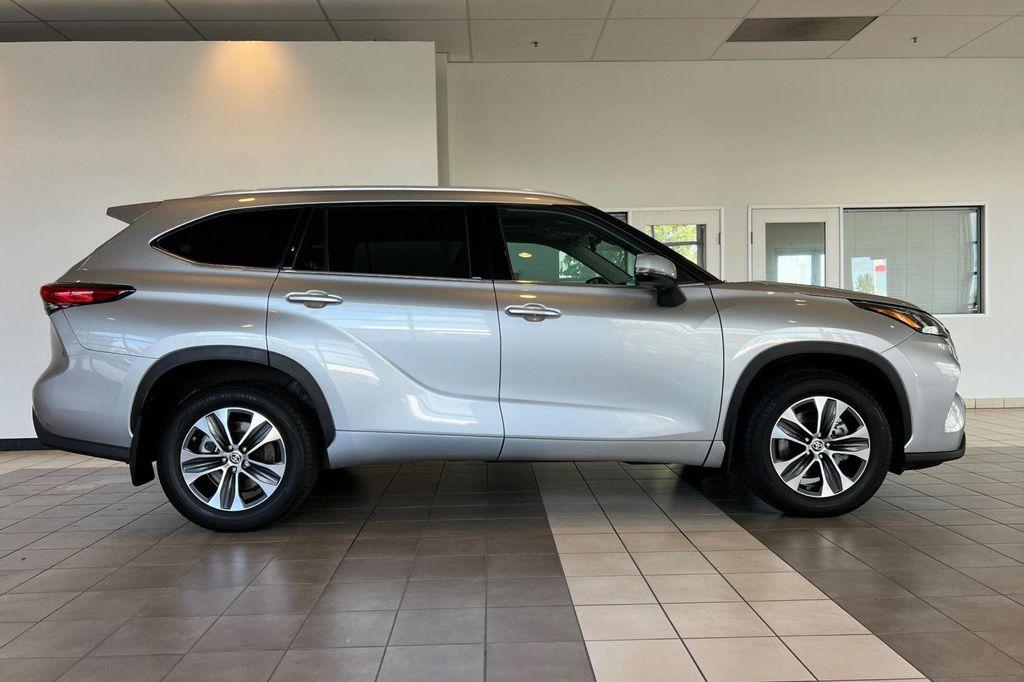 used 2022 Toyota Highlander car, priced at $30,971