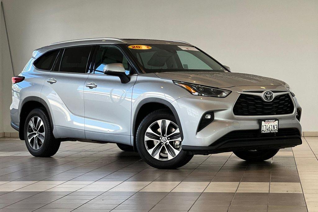 used 2022 Toyota Highlander car, priced at $30,971
