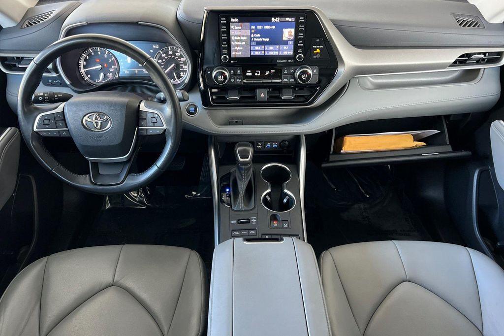 used 2022 Toyota Highlander car, priced at $30,971