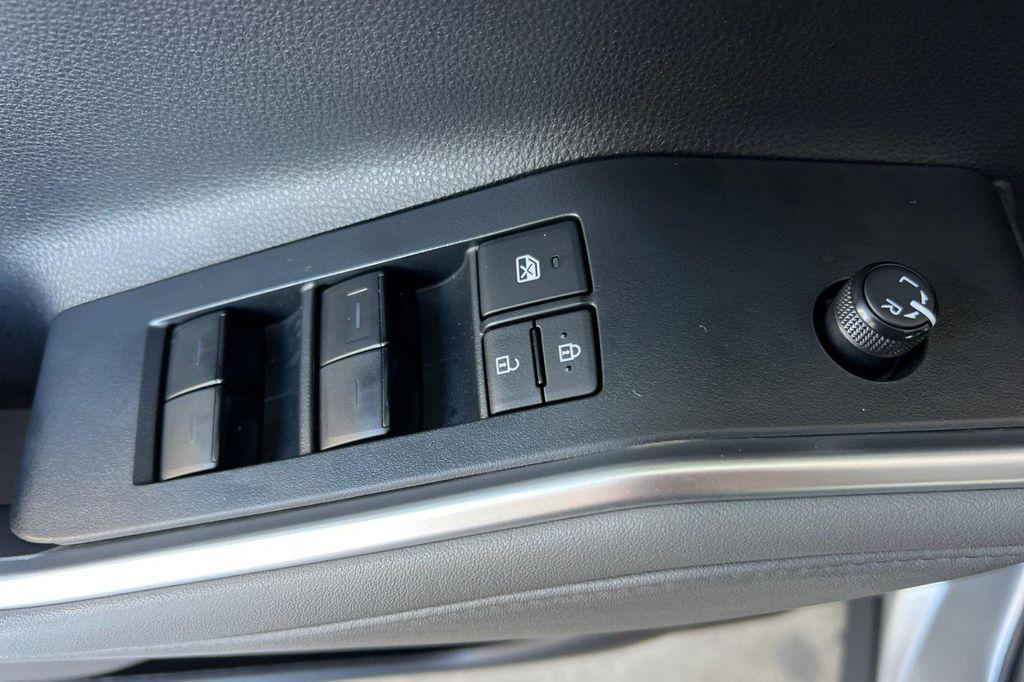 used 2022 Toyota Highlander car, priced at $30,971