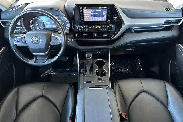 used 2022 Toyota Highlander car, priced at $35,888