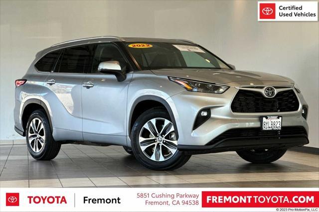 used 2022 Toyota Highlander car, priced at $35,888