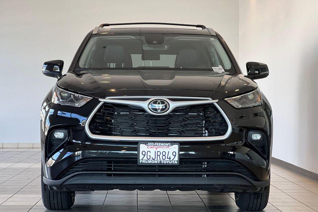 used 2023 Toyota Highlander car, priced at $34,981