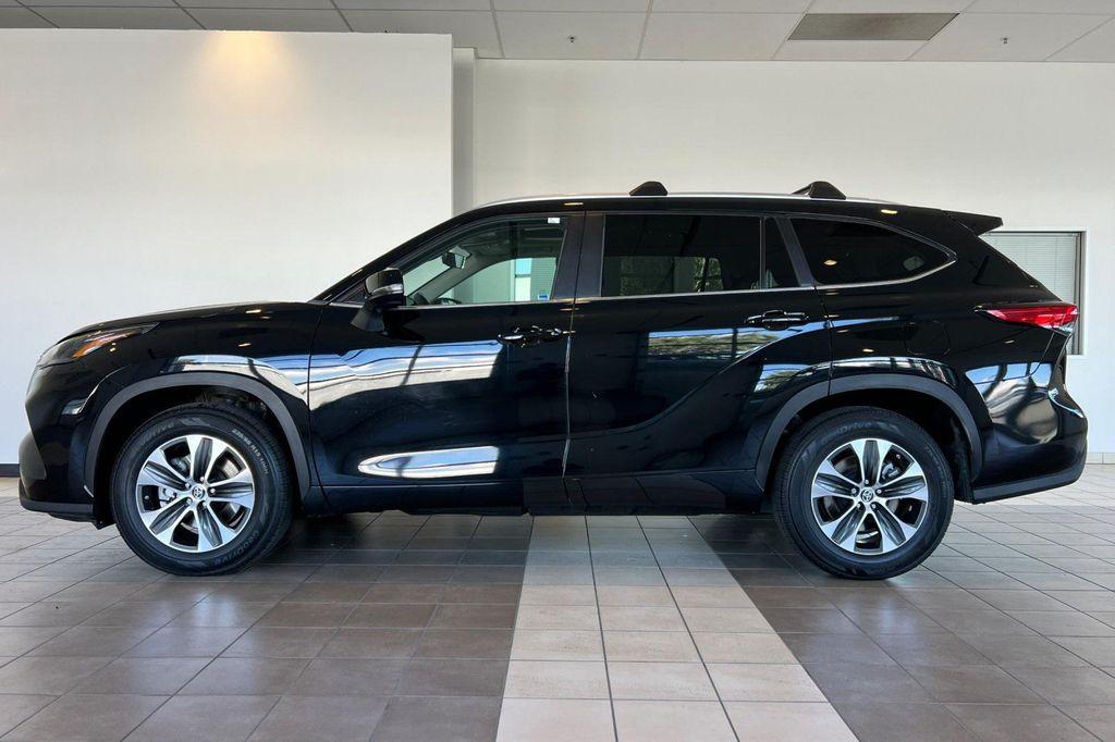used 2023 Toyota Highlander car, priced at $34,981