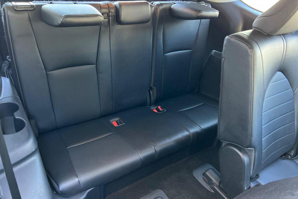 used 2023 Toyota Highlander car, priced at $34,981