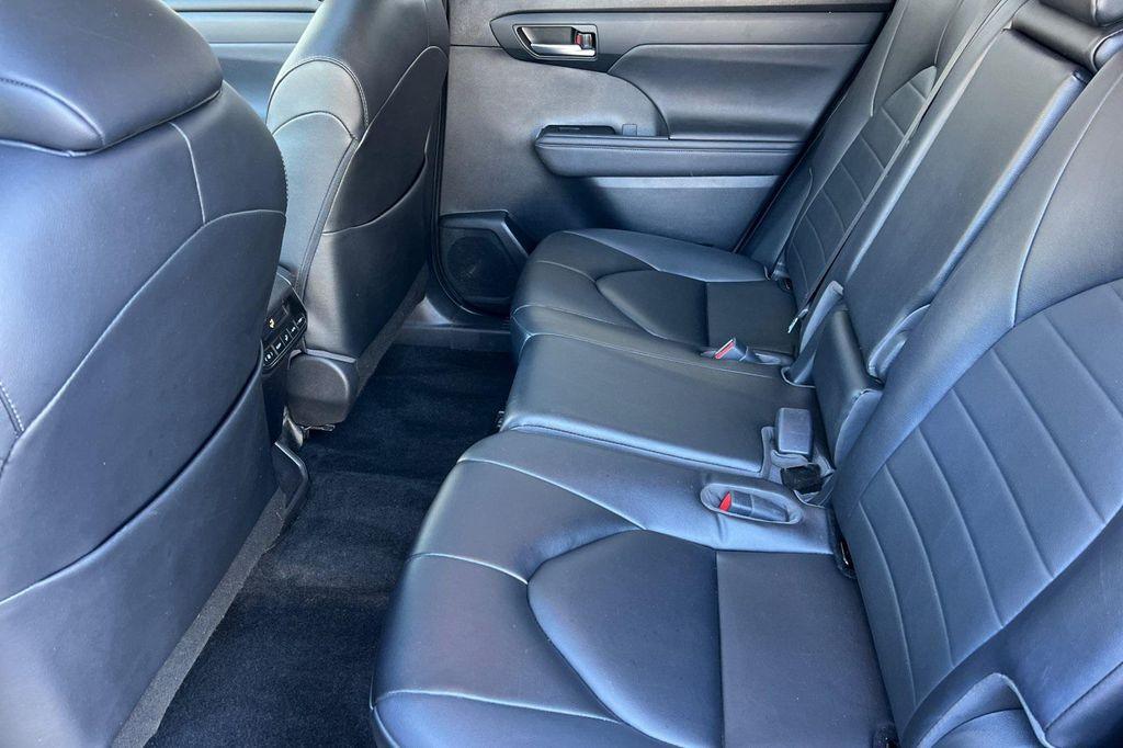 used 2023 Toyota Highlander car, priced at $34,981