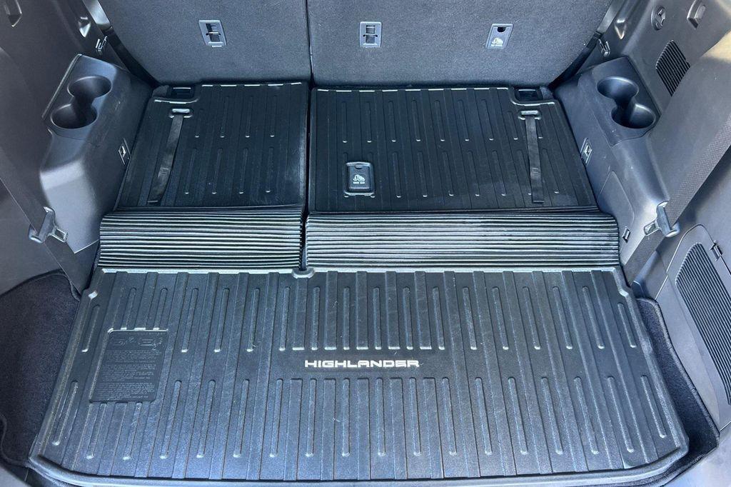 used 2023 Toyota Highlander car, priced at $34,981