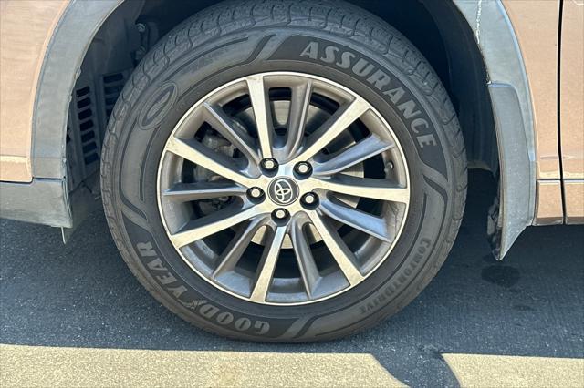 used 2017 Toyota Highlander car, priced at $22,926