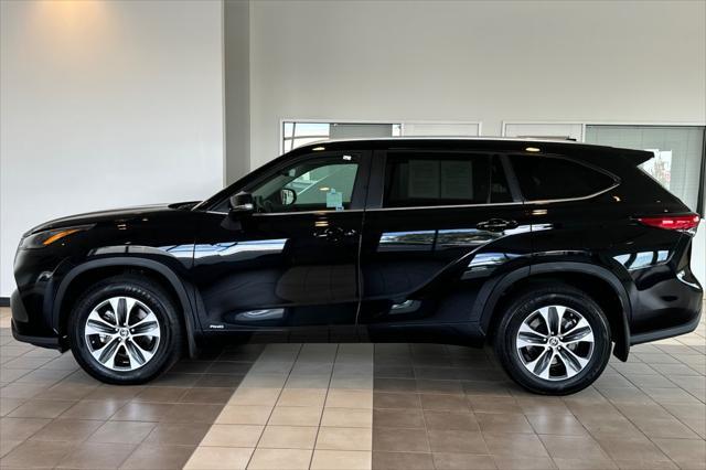 used 2023 Toyota Highlander Hybrid car, priced at $43,991