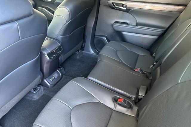 new 2025 Toyota Highlander car, priced at $54,945