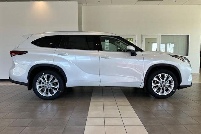 new 2025 Toyota Highlander car, priced at $54,945