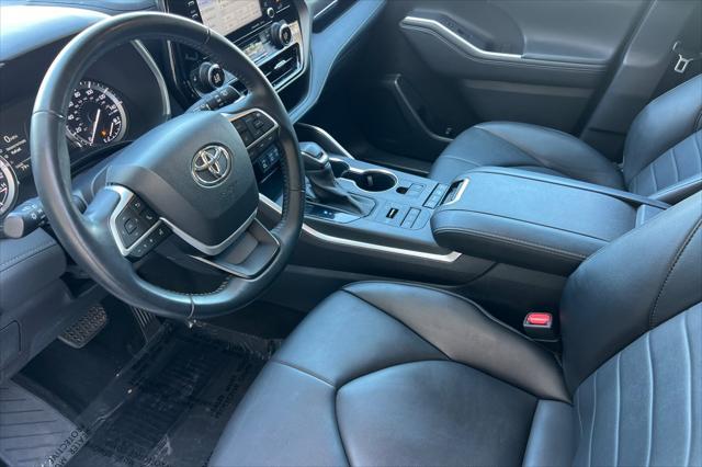 used 2022 Toyota Highlander car, priced at $36,777