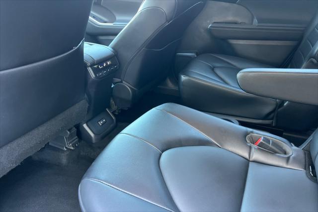 used 2022 Toyota Highlander car, priced at $36,777