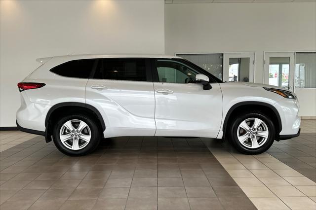 used 2023 Toyota Highlander car, priced at $35,891