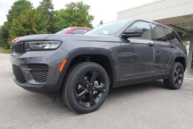 new 2024 Jeep Grand Cherokee car, priced at $49,175