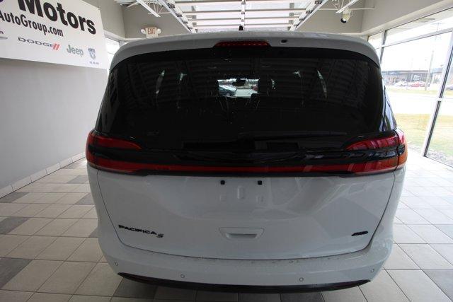 new 2024 Chrysler Pacifica car, priced at $44,829