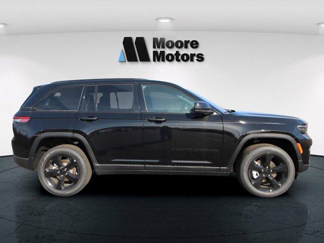 new 2024 Jeep Grand Cherokee car, priced at $50,390