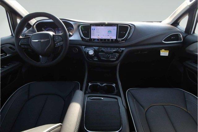 new 2025 Chrysler Pacifica car, priced at $52,697