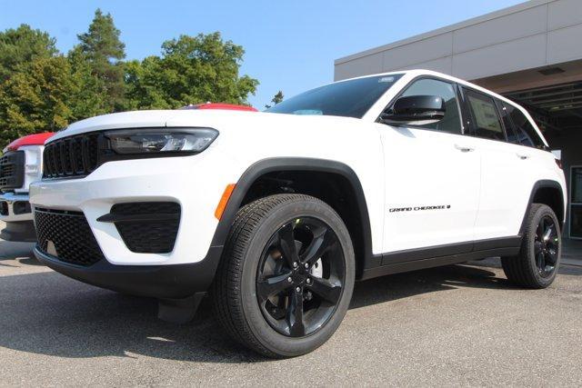 new 2024 Jeep Grand Cherokee car, priced at $45,143