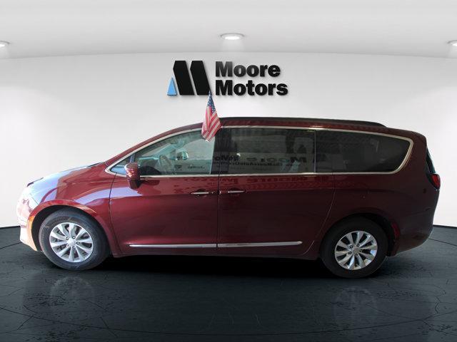 used 2017 Chrysler Pacifica car, priced at $15,995