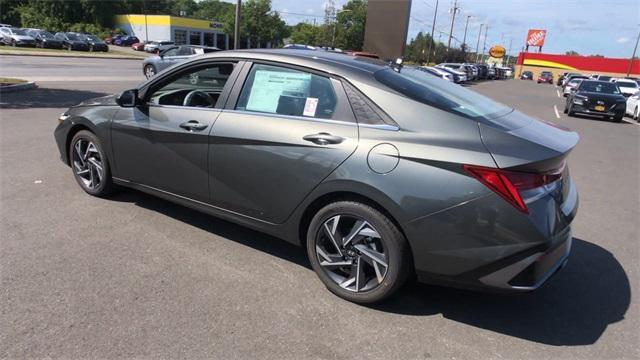 new 2025 Hyundai Elantra car