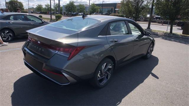 new 2025 Hyundai Elantra car